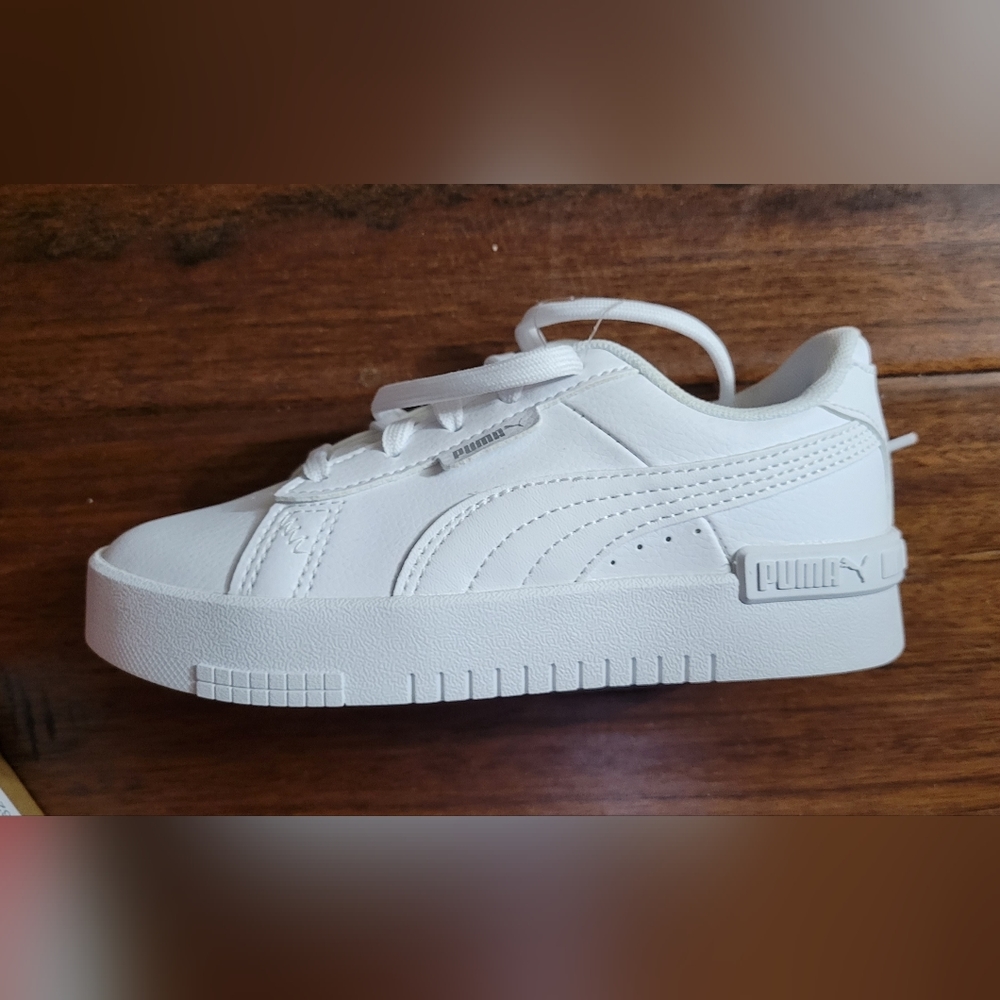 Puma kids sz 11 sneaker